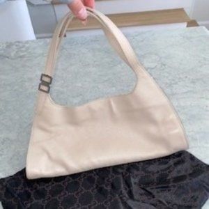 Gucci- Simply elegant clutch